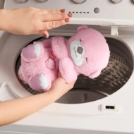 FISHER PRICE hingav kõhuga ööbik roosa, JLJ33