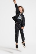 COCCODRILLO joggers WORLD OF PIXEL BOY KIDS, mustad, ZC4120102WBK-021-122, 122 cm