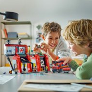 60414 LEGO® City Tuletõrjedepoo Koos Tuletõrjeautoga