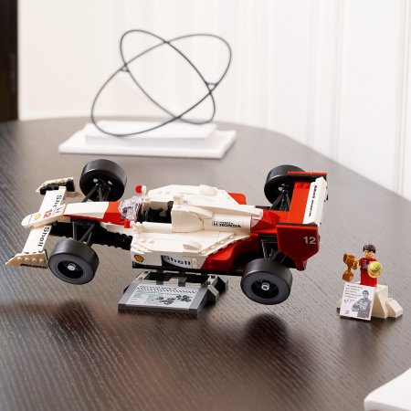 10330 LEGO® Icons McLaren MP4/4 & Ayrton Senna 