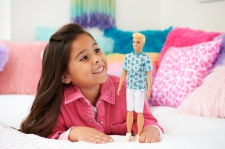 BARBIE Ken Fashionistas nukk sinise särgiga, HJT10 HJT10