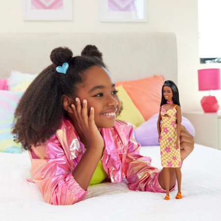 BARBIE Fashionistas nukk kollases kleidis, HYT91 