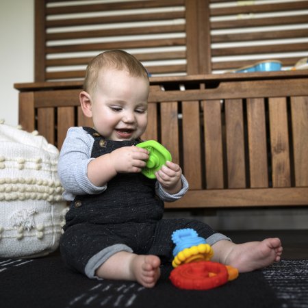 BABY EINSTEIN mitmetekstuuriliste hammaste mänguasi Stack & Teether, 12356 