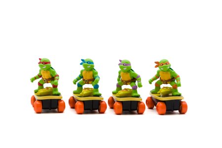 TMNT figure with skateboard Switch Kick Skaters, assort., 71052 71052