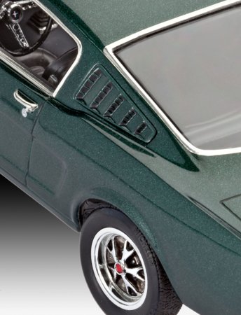 REVELL 1965. aasta Ford Mustangi mudel 2+2 Fastback, 67065 