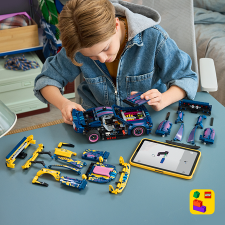 42236 LEGO® Technic Kohandatud garaaž Ford Mustang GT autole 