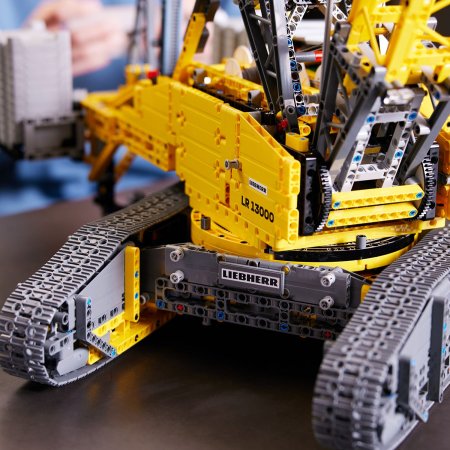 42146 LEGO® Technic Roomikkraana Liebherr LR 13000 42146