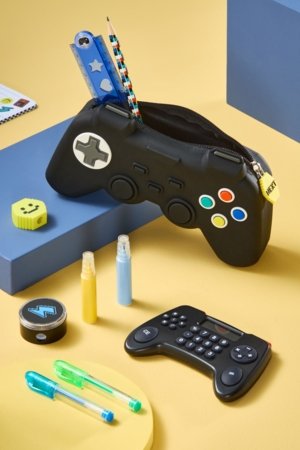 NEXT pliiatsiümbris koos kirjatarvikutega, AJ0811