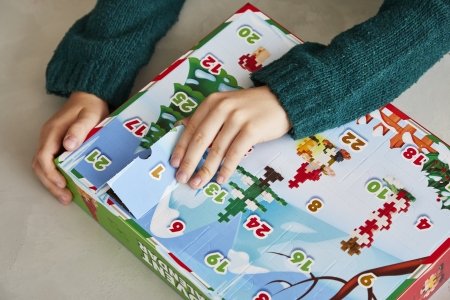 PLUS PLUS advendikalender Santas World, 3973 