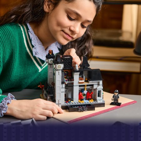 76788 LEGO® Wednesday Nevermore Academy 