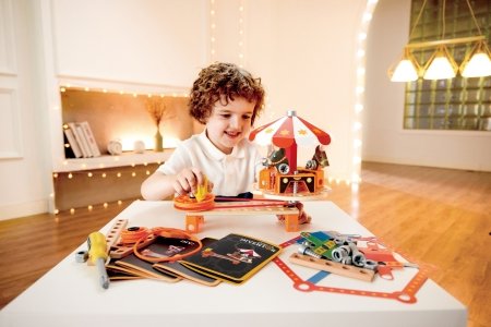 HAPE konstruktor Carnival Builder Set, 73 tarvikuga, E3040A 